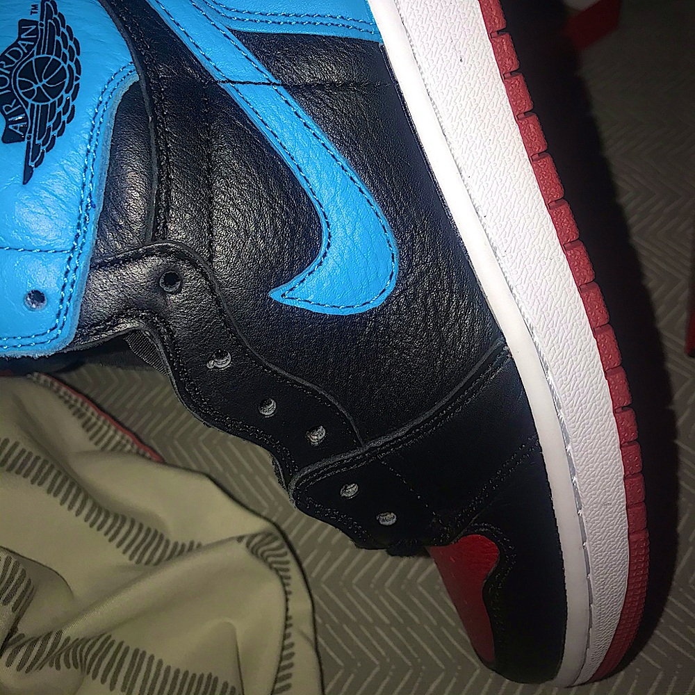 COPY - UNC to CHI size 8.5 woman’s/7 men SOLD